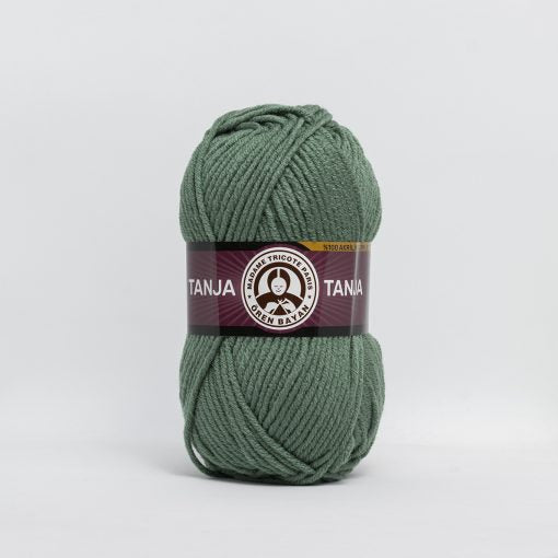 Madame Tricote Paris Tanja 132 Bulky Acrylic Yarn by YarnPark