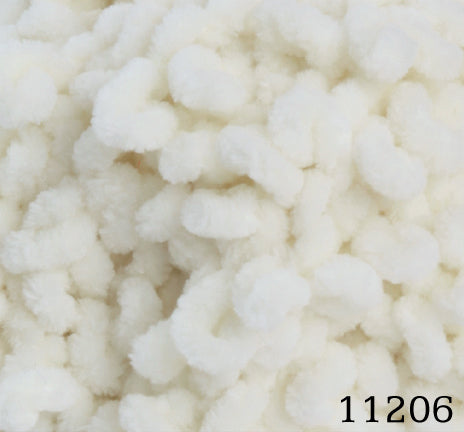 Himalaya Dolphin Loop 11206 yarn by YarnPark