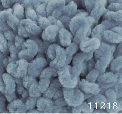 Himalaya Dolphin Loop 11218 yarn by YarnPark