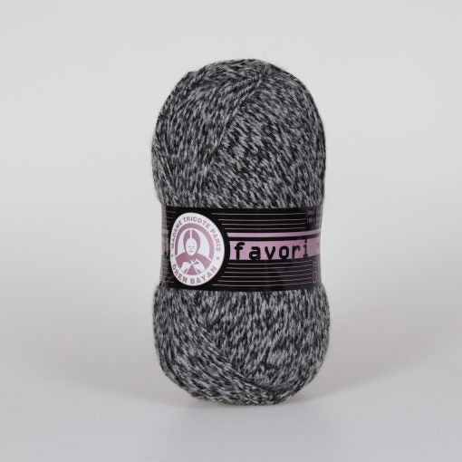 Madame Tricote Paris Favori 300 All-Purpose Yarn by YarnPark